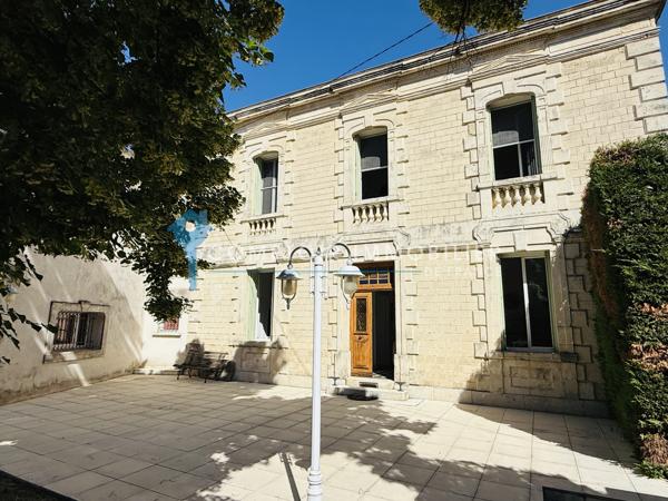 Propriete
                                                                                                                                                                                                                                                                                                                        7 pièce(s)                                                                                                                                                                                                          4 chambre(s)                                                                                                                                                                                                          264  m²