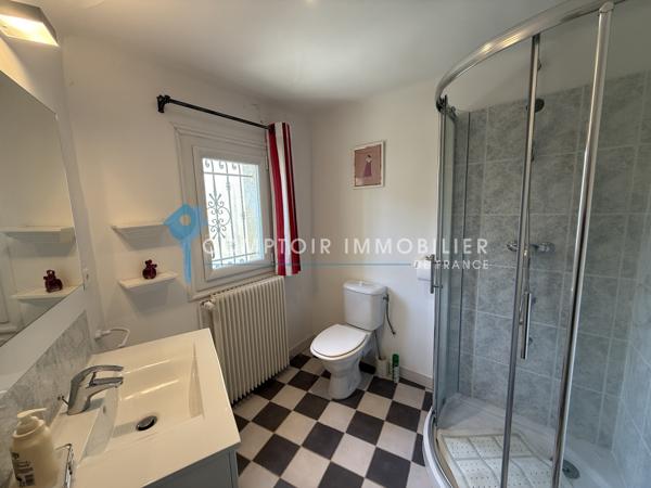 Propriete
                                                                                                                                                                                                                                                                                                                        7 pièce(s)                                                                                                                                                                                                          4 chambre(s)                                                                                                                                                                                                          264  m²