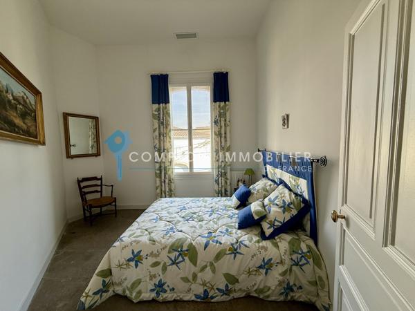 Propriete
                                                                                                                                                                                                                                                                                                                        7 pièce(s)                                                                                                                                                                                                          4 chambre(s)                                                                                                                                                                                                          264  m²