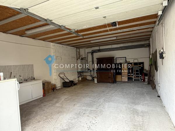 Propriete
                                                                                                                                                                                                                                                                                                                        7 pièce(s)                                                                                                                                                                                                          4 chambre(s)                                                                                                                                                                                                          264  m²