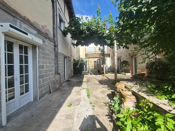 IMMEUBLE DE RAPPORT VILLENEUVE DE MARSAN . 6 APPARTEMENTS . FORT POTENTIEL D'INVESTISSEMENT