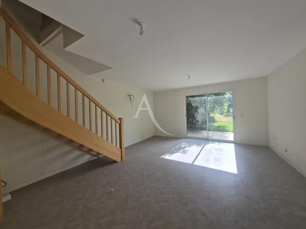IMMEUBLE DE RAPPORT VILLENEUVE DE MARSAN . 6 APPARTEMENTS . FORT POTENTIEL D'INVESTISSEMENT