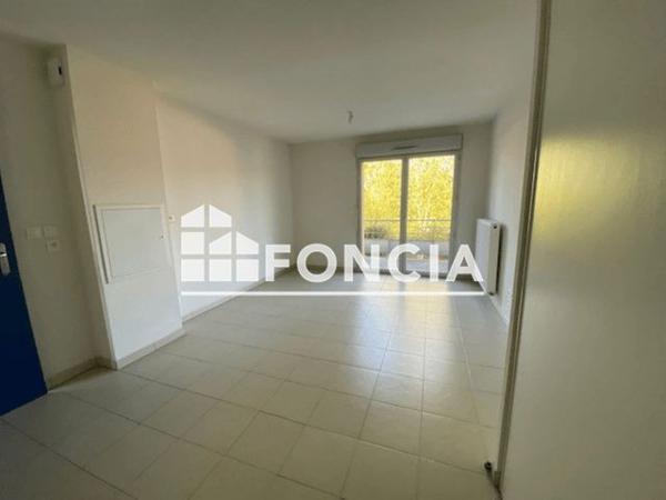 Location Appartement 2 pièces 37.97 m² - 6 CHEMIN DE MONTREUIL Nay 64800