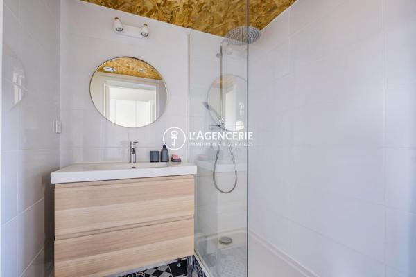 Studio meublé avec ascenseur – rue Saint-Rémi