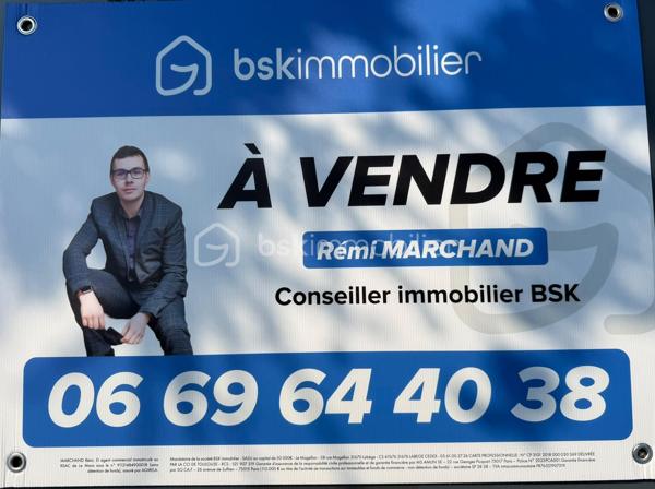 Immeuble de rapport – 7 logements – Le Mans Gare – 415 000 €

Un dossier complet est disponible sur simple demande avant toute visite  : diagnostics techniques, vidéo et photos suplementaires du logement ainsi que l’ensemble des documents relatifs à l’immeuble. Une transparence totale pour un projet d’achat sécurisé.

À seulement 2 minutes à pied de la gare du Mans à coté de plusieurs écoles privés ( communication etc )  et à proximité immédiate du tramway, découvrez cet immeuble de rapport entièrement libre de toute occupation, idéal pour un investisseur souhaitant constituer ou développer son patrimoine.

D’une superficie d’environ 142 m², l’immeuble se compose de 7 logements répartis sur trois niveaux :

Rdc
10,82 M2 DPE D
16,24 M2 DPE E
19,14 M2 DPE D 

1er
28,33 M2 DPE C 
27,59 M2 DPE E 

2eme 
25,77 M2 au sol 20,01 M2 habitable DPE D 
21,82 M2 DPE F  

Tf 2516€

Rez-de-chaussée :

* Une entrée commune avec dégagement, couloir, placard et escalier.
* Trois studios, chacun comprenant une pièce principale et une salle d’eau avec WC.

1er étage :

* Deux appartements de type T2, composés d’une cuisine, d’une pièce principale et d’une salle d’eau avec WC (dont un avec WC indépendant).

2e étage :

* Deux studios comprenant chacun une pièce principale et une salle d’eau avec WC.

Les atouts de ce bien :

* Immeuble entièrement vacant, idéal pour choisir librement votre stratégie locative.
* Chauffage électrique individuel - compteurs électriques individuels 
* Aucun gros travaux à prévoir.
* Un simple rafraîchissement des parties communes est à envisager.
* Secteur recherché, à proximité immédiate des transports, commerces et de la gare.

Cet immeuble représente une belle opportunité d’investissement,

Prix : 415 000 €
Taxe foncière : 2516 euros 
Loyers envisageable : 3100 euros sur la totalité de l’immeuble

Pour plus d’informations ou pour organiser une visite, contactez-moi.
J’accompagne mes clients, dont plusieurs disposent déjà d’un financement fiable et assuré, dans leur recherche de biens au Mans et ses alentours. Je suis également à la recherche de nouveaux biens à vendre. Je rémunère mes apporteurs d’affaires et je travaille avec un réseau d’artisans ainsi qu’un courtier en financement afin de vous accompagner dans toutes les étapes de votre projet immobilier.