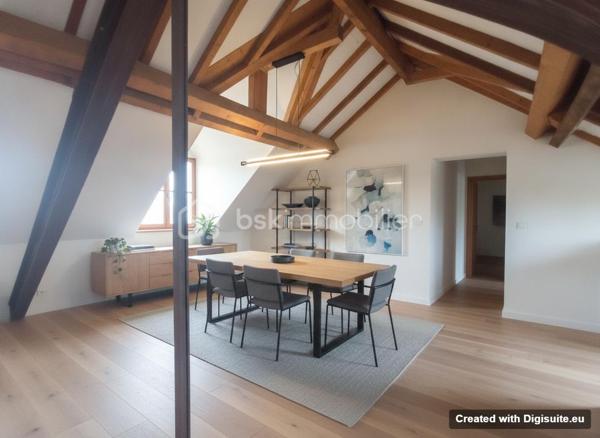 Très rare, et si vous faisiez le choix de la qualité de vie?  plongez dans une parenthèse de calme,  centre du village, tout les commerces à  proximité,   en dernier étage, combles aménageables brut  d'une surface d'environ 200m2 utiles et environ 100m2  habitable, avec possible de faire un grand appartement T5 et un T2 a votre convenance ou tout simplement un grand appartement , pour information charpente et toiture changé intégralement  il y a 10 ans, et en annexe une grande cave vouté en pierres d'environ 60m2, + un espace pour stockage ou VTT, honoraires inclus charge vendeur.
Un superbe projet de par son emplacement et un grand confort de vie avec sa vue magnifique sur le village et l'eau orienté sud, un cadre de vie privilégié, pour sa résidence principale ou pour investisseur , village touristique.
Pour information, les photos en annonce sont du home-staging virtuel d'aménagement intérieur, pour avoir un visuel meublé.
Renseignements et rendez vous du lundi au samedi de 8h à 20 h au 0612990944.