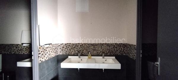 Immeuble commercial de 645 m²