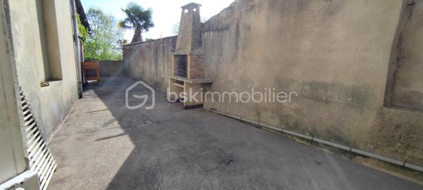 Immeuble commercial de 645 m²