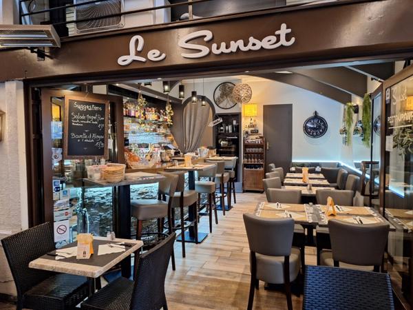 Dpt Savoie (73), AIX LES BAINS Hyper Centre -BAR-Restaurant Double Terrasse