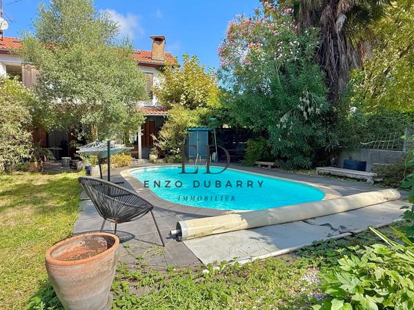 Maison
         8 pièces
        - 180 m² Bien prestige 688 000 € *