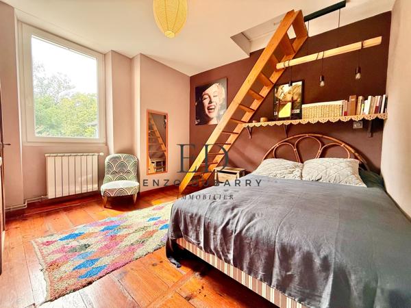 Maison
         8 pièces
        - 180 m² Bien prestige 688 000 € *