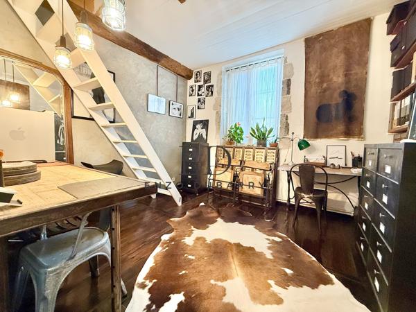 Maison
         8 pièces
        - 180 m² Bien prestige 688 000 € *