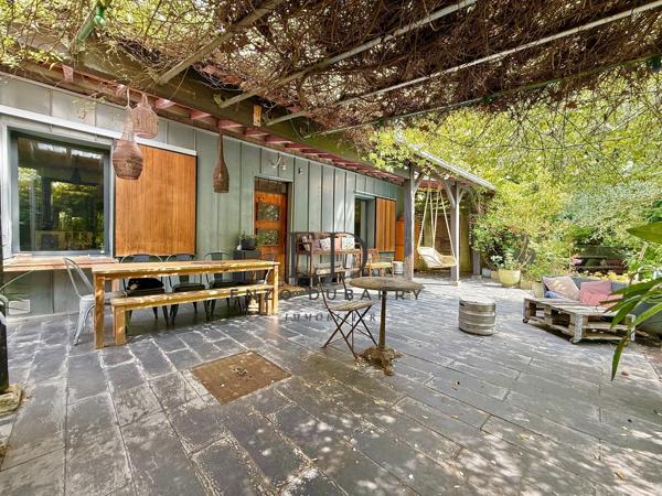 Maison
         8 pièces
        - 180 m² Bien prestige 688 000 € *