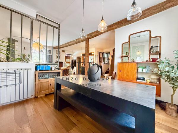 Maison
         8 pièces
        - 180 m² Bien prestige 688 000 € *