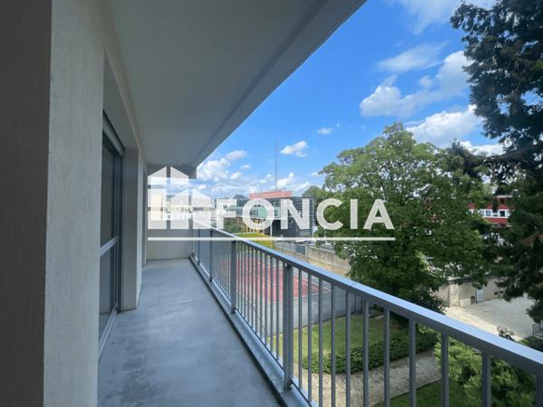 Location Appartement 2 pièces 55 m² - 18 AVENUE GEORGES CORNEAU Charleville Mezieres 08000