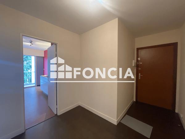 Location Appartement 2 pièces 55 m² - 18 AVENUE GEORGES CORNEAU Charleville Mezieres 08000