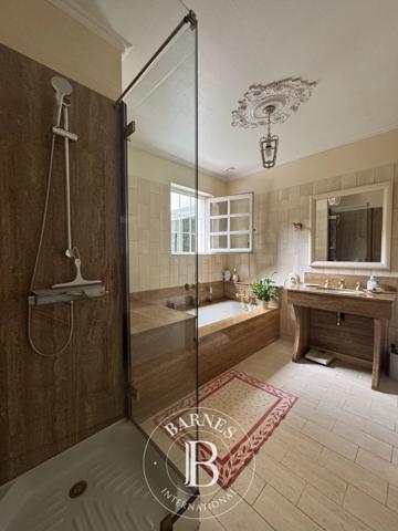Blois, Maison de ville 4 Chambres -  253 m² à vendre