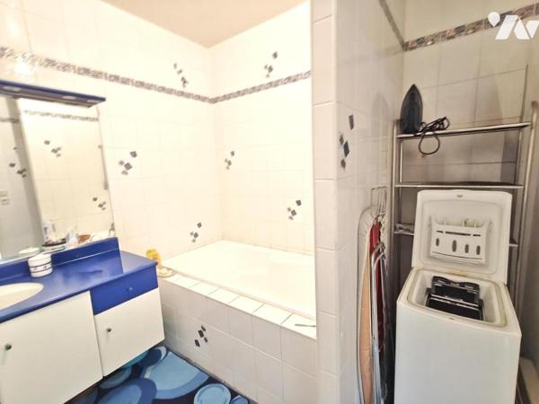 A VENRE ACORMONTREUIL -  Appartement au dernier étage de 119m² avec garage