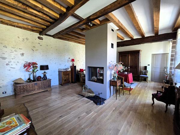 Maison de charme Thenisy 5 pièces ancien presbytère campagne vallonnée et pittoresque