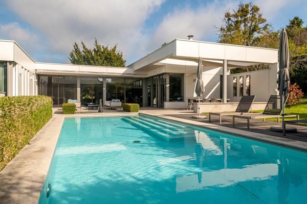 Exclusivité - Saint Cyr au Mont d'Or - Maison contemporaine - Terrain de 1378m² - Piscine - 4 chambres