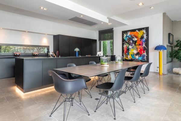 Exclusivité - Saint Cyr au Mont d'Or - Maison contemporaine - Terrain de 1378m² - Piscine - 4 chambres