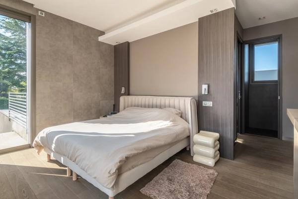 Exclusivité - Saint Cyr au Mont d'Or - Maison contemporaine - Terrain de 1378m² - Piscine - 4 chambres