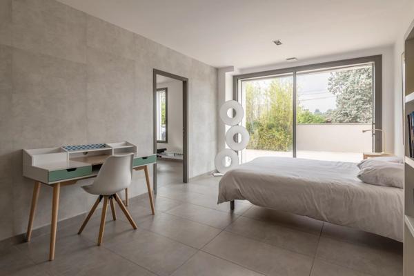 Exclusivité - Saint Cyr au Mont d'Or - Maison contemporaine - Terrain de 1378m² - Piscine - 4 chambres