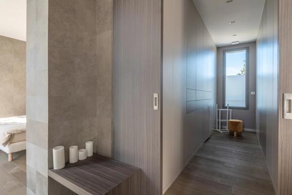 Exclusivité - Saint Cyr au Mont d'Or - Maison contemporaine - Terrain de 1378m² - Piscine - 4 chambres