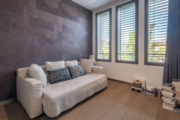 Exclusivité - Saint Cyr au Mont d'Or - Maison contemporaine - Terrain de 1378m² - Piscine - 4 chambres