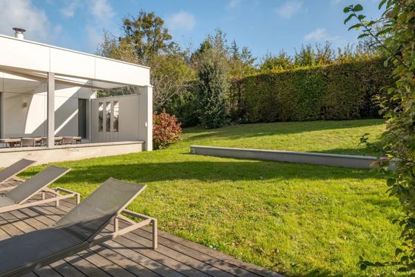 Exclusivité - Saint Cyr au Mont d'Or - Maison contemporaine - Terrain de 1378m² - Piscine - 4 chambres