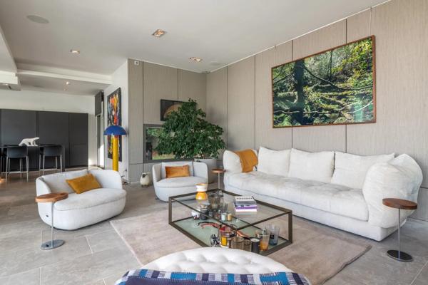 Exclusivité - Saint Cyr au Mont d'Or - Maison contemporaine - Terrain de 1378m² - Piscine - 4 chambres