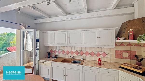 Villa à vendre à Saint Maximin la Sainte Baume au calme avec piscine, garage. Fort potentiel locatif.