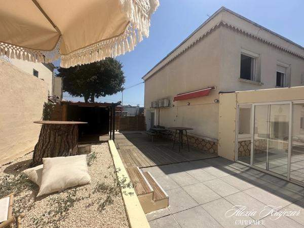 A VENDRE - Immeuble de rapport en monopropriété - 3 logements avec extérieurs privatifs - Emplacement de snacking à exploiter - BÉZIERS (34)