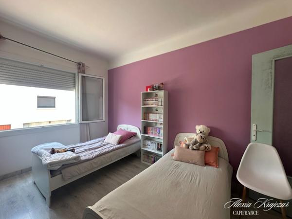 A VENDRE - Immeuble de rapport en monopropriété - 3 logements avec extérieurs privatifs - Emplacement de snacking à exploiter - BÉZIERS (34)