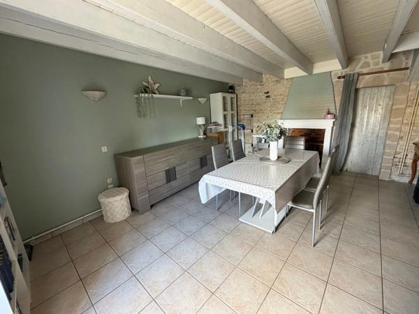 SAINTE GEMME LA PLAINE (85400) ADORABLE MAISON EN PIERRES 4/5 CHAMBRES AVEC DEPENDANCE ET JARDIN CLOS
