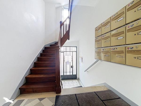 Immeuble 680 500 € Périgueux 232 m² DPE D