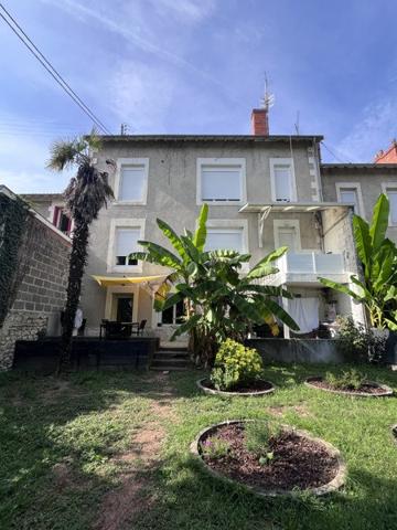 Immeuble 680 500 € Périgueux 232 m² DPE D