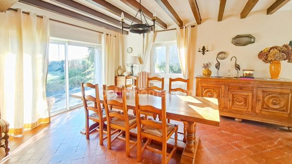 Proche de SAINT PALAIS