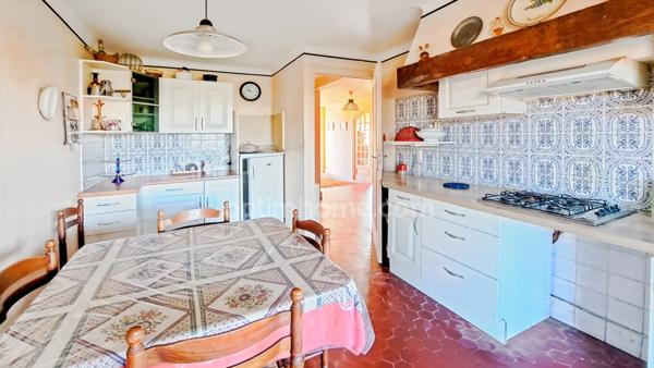 Proche de SAINT PALAIS