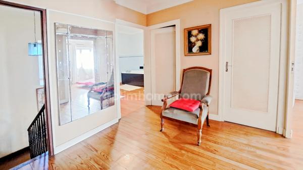 Proche de SAINT PALAIS