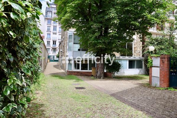 Maison
         17 pièces
        - 400 m² Bien prestige 1 850 000 € *