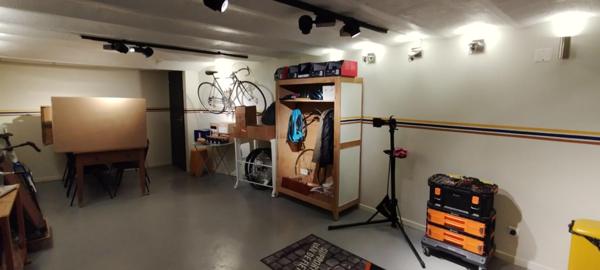 21000 DIJON - Fonds de commerce Salon de thé - Bar à vin/bière Licence III- Sandwicherie 147 m2