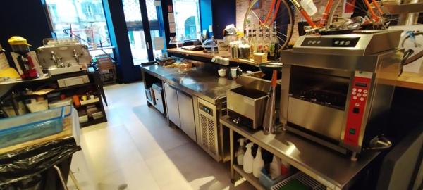 21000 DIJON - Fonds de commerce Salon de thé - Bar à vin/bière Licence III- Sandwicherie 147 m2