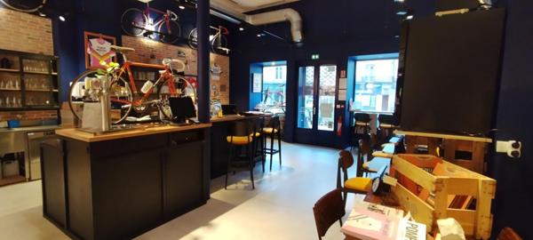 21000 DIJON - Fonds de commerce Salon de thé - Bar à vin/bière Licence III- Sandwicherie 147 m2