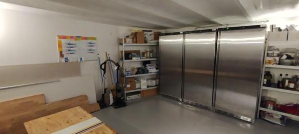 21000 DIJON - Fonds de commerce Salon de thé - Bar à vin/bière Licence III- Sandwicherie 147 m2