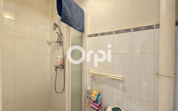 Immeuble à vendre    18 pièces • 201,90 m2 Chamalières