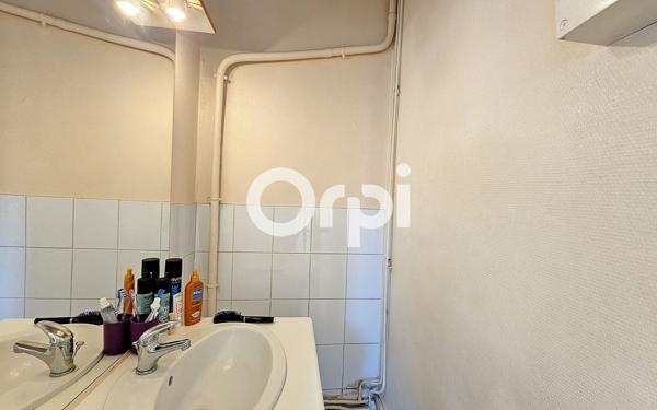 Immeuble à vendre    18 pièces • 201,90 m2 Chamalières