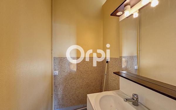 Immeuble à vendre    18 pièces • 201,90 m2 Chamalières