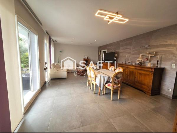 Villa 100 m2, piscine, jardin et garage