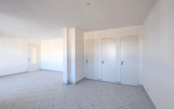 Appartement à louer    3 pièces • 76,17 m2 Manosque